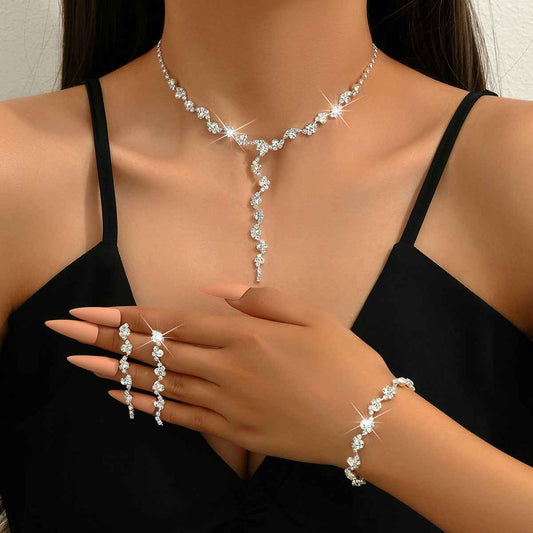 A Silver Tassel Necklace Set
