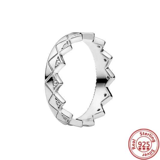 Anillo forma corona geométrico
