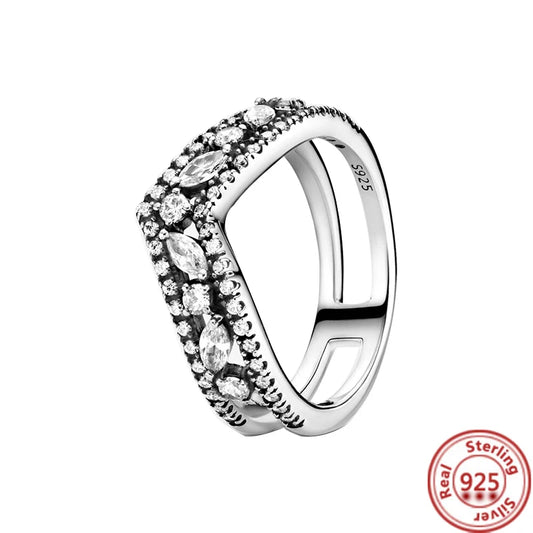 Anillo en pico con circonitas
